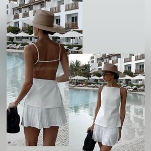 Spring /summer 🌺 NWT Zara Strappy Backless Top size L and XL
🚨PRICE FIRM